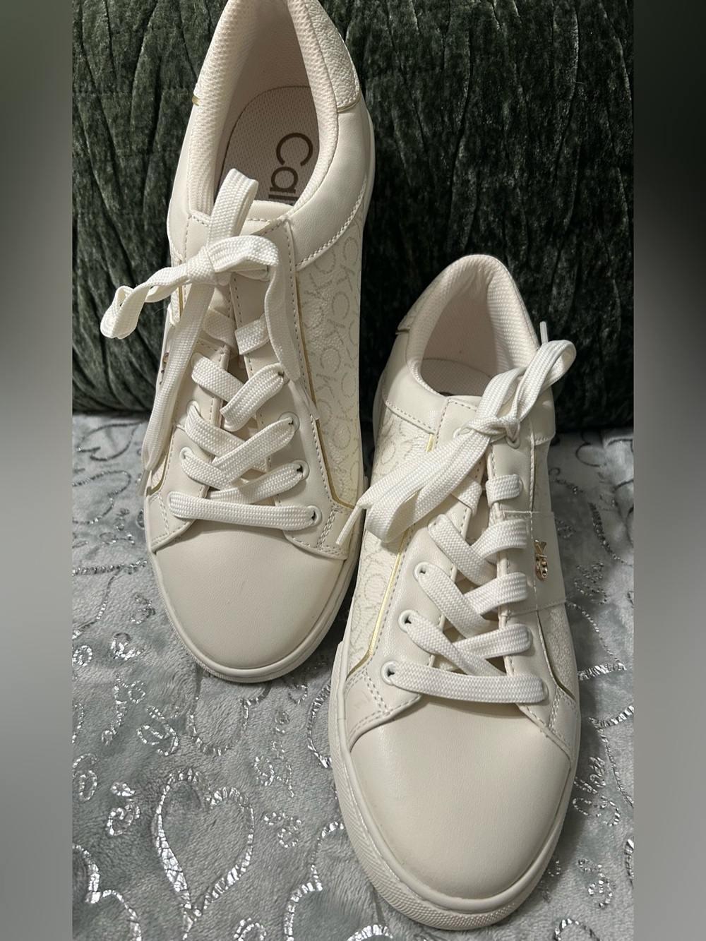 NEW Calvin Klein Lace-Up Women's Sneakers with Gold Accent - Off White, Size 11